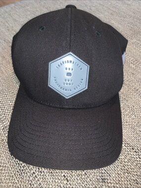 Travis Matthew USA, California design, black hat, cap golf PGA West s-m